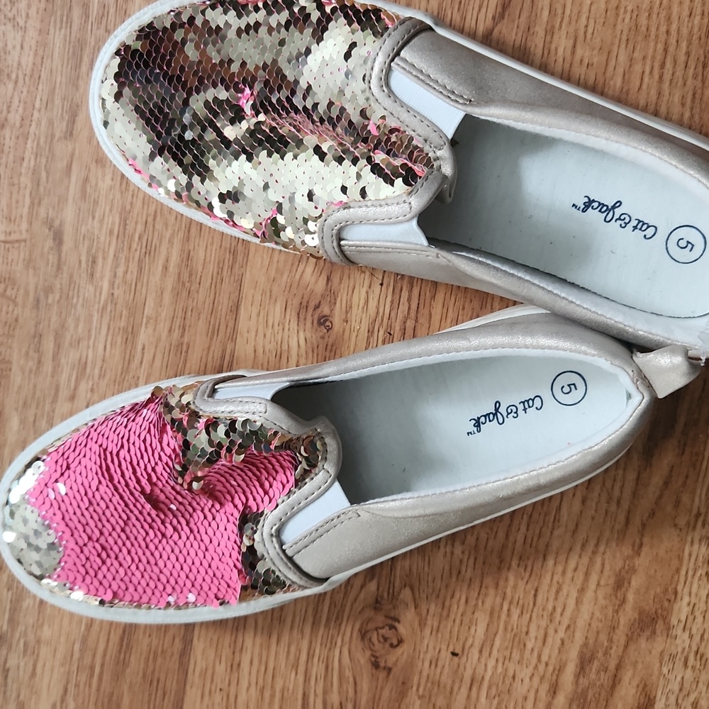 Cat and jack slip on sequin shoes size 5 Gold